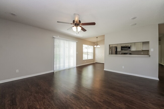 Building Photo - 12110 Woodglen Cir