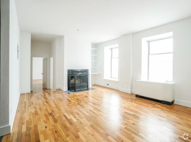 Building Photo - 90 Horatio St