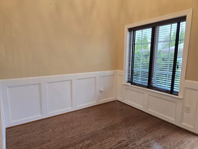 Building Photo - 716 Carneros Ci