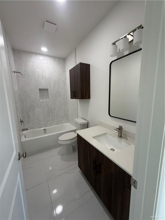 Building Photo - 7 7th St