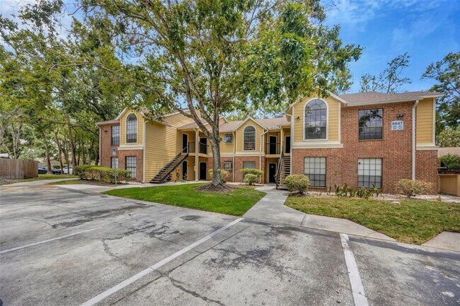Foto del edificio - 8647 Mallard Reserve Dr