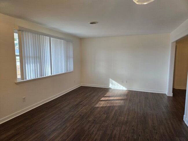 Foto del edificio - 3327 Cockatoo Rd