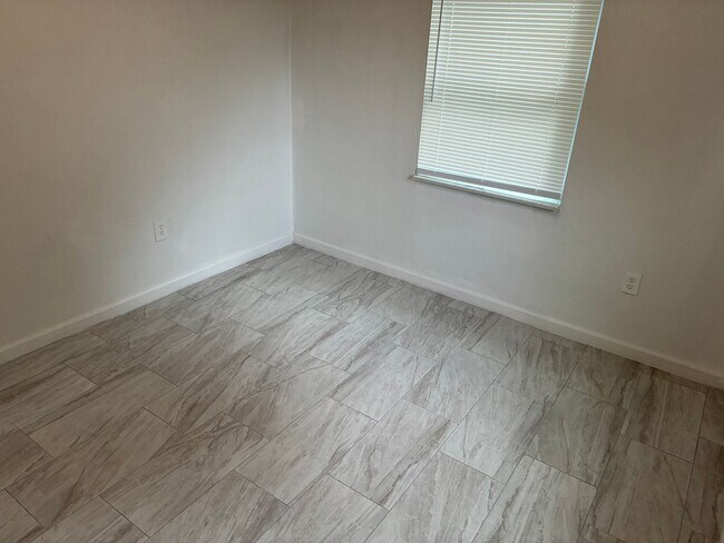 Foto del edificio - 3629-3631 N Fontage Rd