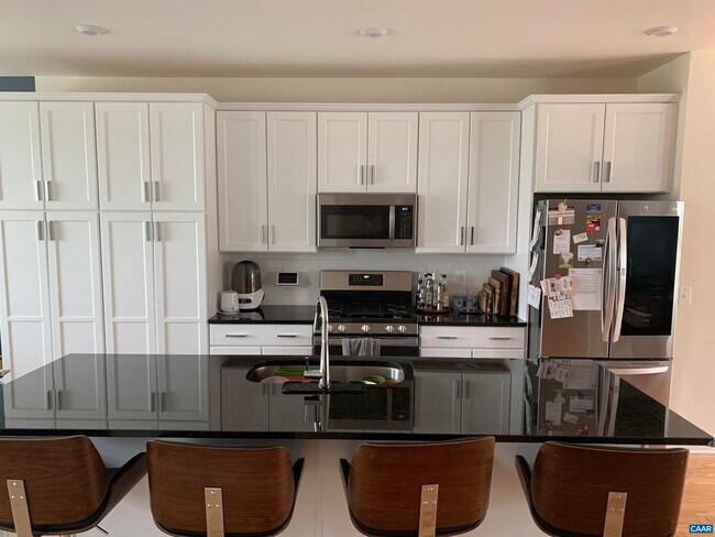 Building Photo - 1517 Knoll Ln