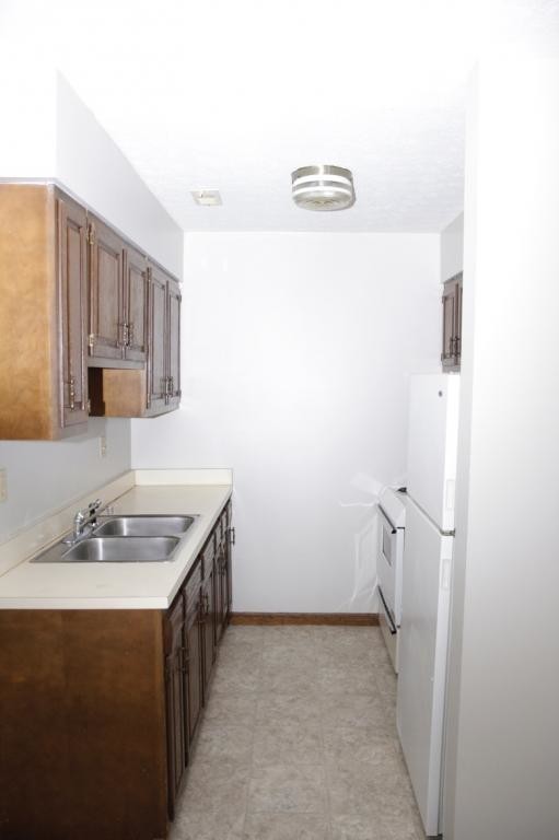 Foto del edificio - 1212 main ave, Unit Q, Nitro WV 25143