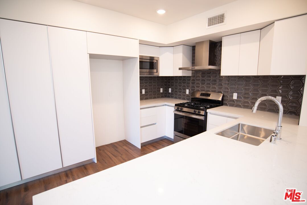 Foto principal - 1225 Wellesley Ave