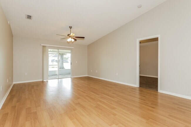 Foto del edificio - 12932 Kings Lake Dr