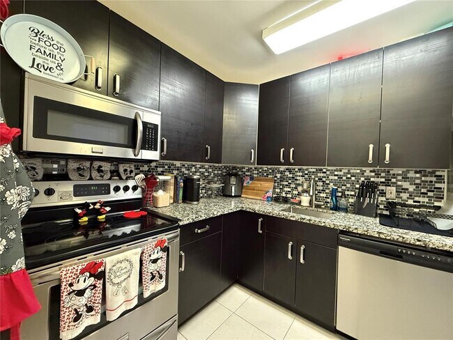 Foto del edificio - 5800 NE 22nd Way