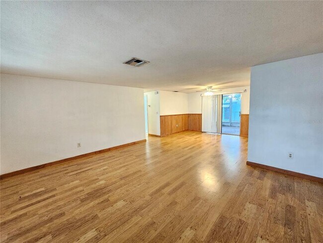 Foto del edificio - 4715 Madison St