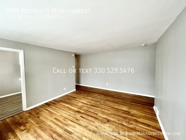 Foto del edificio - Remodeled one-bedroom apartment. First mon...