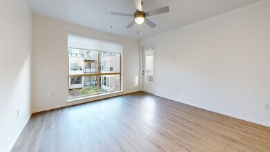 Interior Photo - Island Square