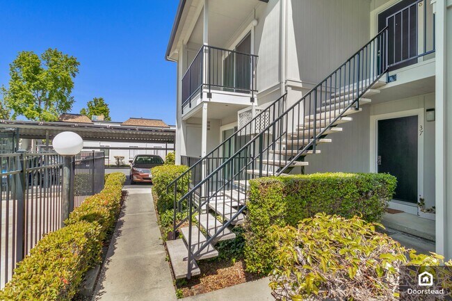 Building Photo - 1586 Sunnyvale Ave