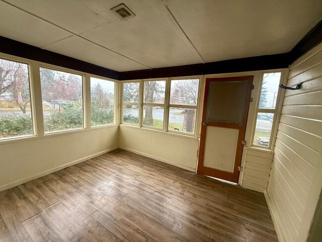 Building Photo - Charming 2-Bed, 1-Bath Home on a Huge Lot – $1,400/mo – Cheney, WA