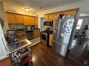 Building Photo - 132 Gesler St
