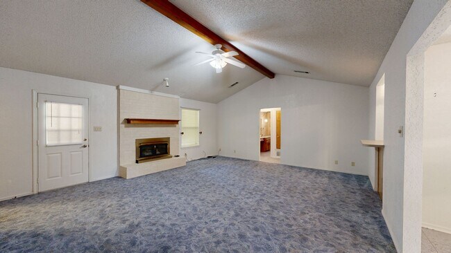 Foto del edificio - 1711 Redwood Dr