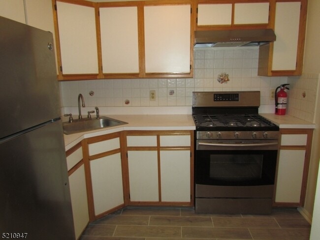 Building Photo - 1311 Persimmon Ct