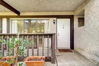 Building Photo - 302 Miraleste Dr