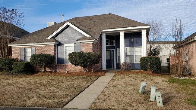 Foto del edificio - 2425 Noble Wood Ct