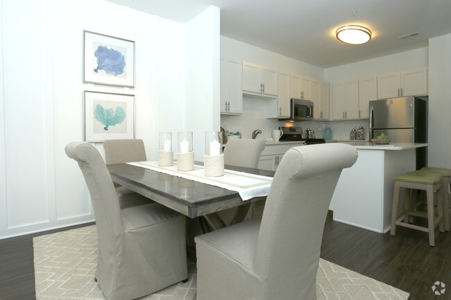 One Bedroom - Dining Area - The Woods East Windsor