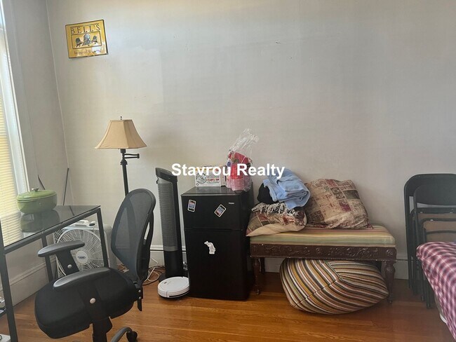 Foto del edificio - HOT ALLSTON LISTING!!!!