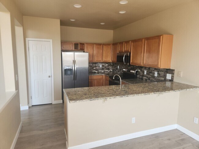 Foto del edificio - 8179 Meadowcrest Dr