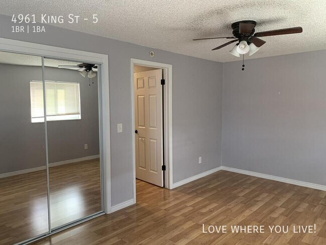 Foto del edificio - 4961 King St