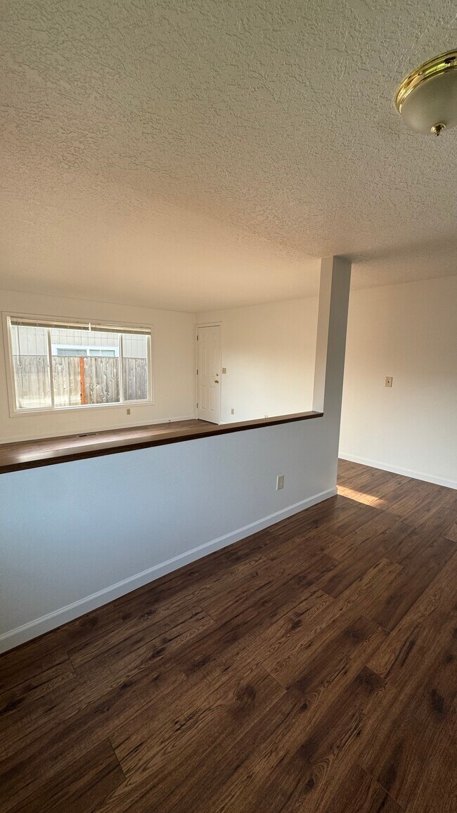 Comedor - 5334 SE Pueblo St
