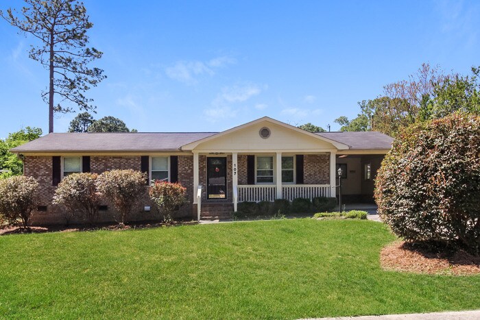 Foto principal - 107 Sedgewood Ln