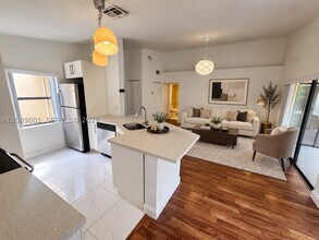 Building Photo - 9999 Summerbreeze Dr