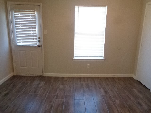 Foto del edificio - 9507 Maple Green Ln