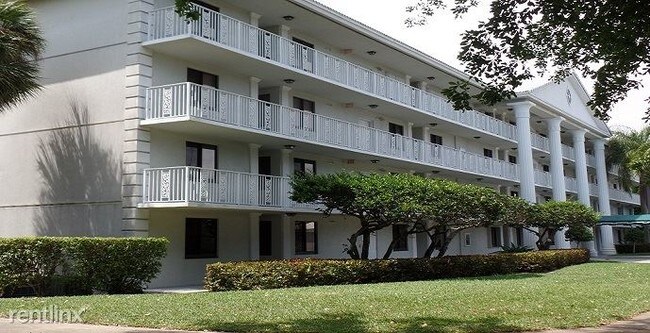 Foto del edificio - 2441 Village Blvd