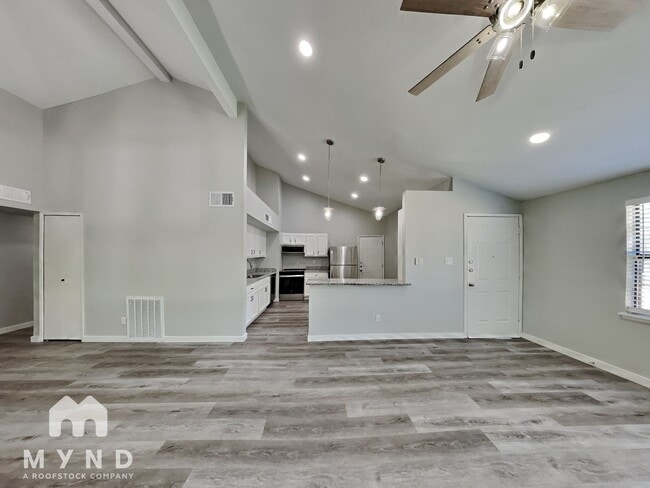 Building Photo - 9447 Culberson St