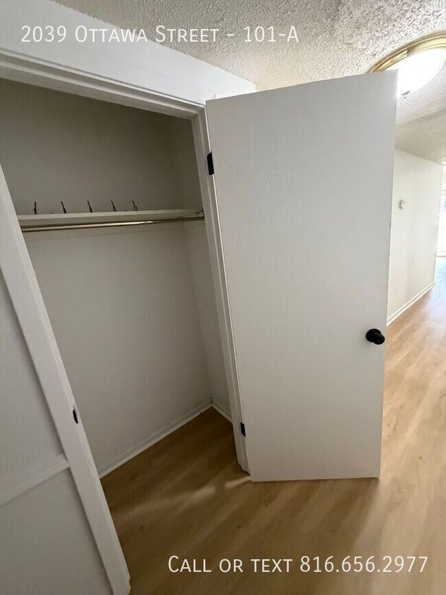 Foto del edificio - 2039 Ottawa St