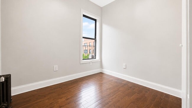 Foto del edificio - 2254 5th Ave