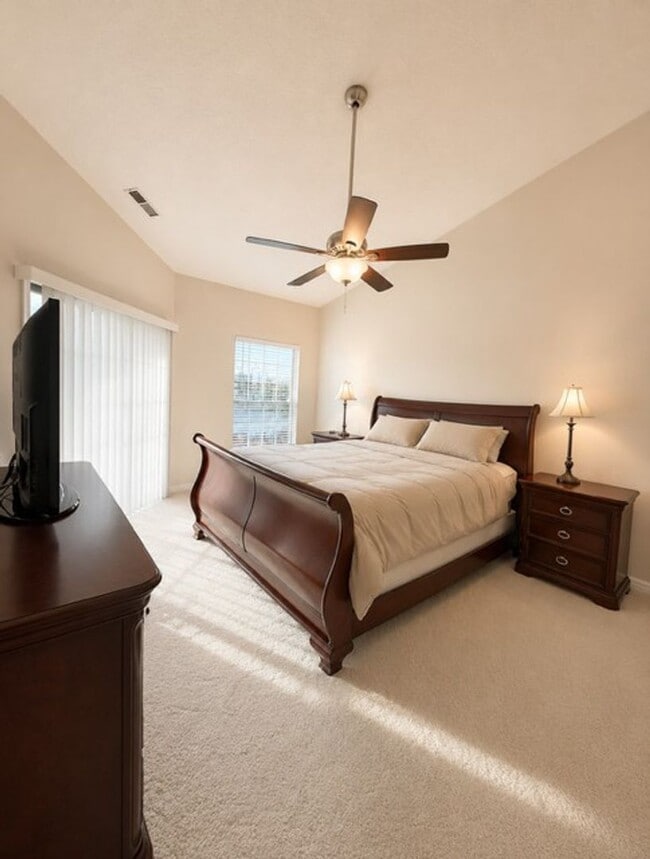 Building Photo - 401 Harbour Point