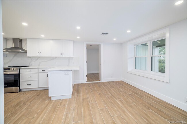 Foto del edificio - 62 Central Ave