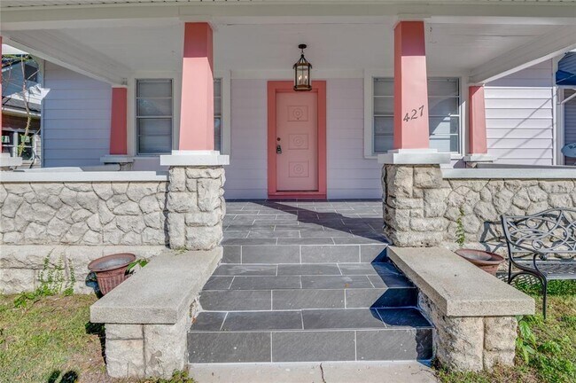 Foto del edificio - 427 E Washington Ave