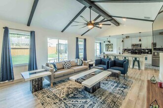 Building Photo - 7500 Rio Pass