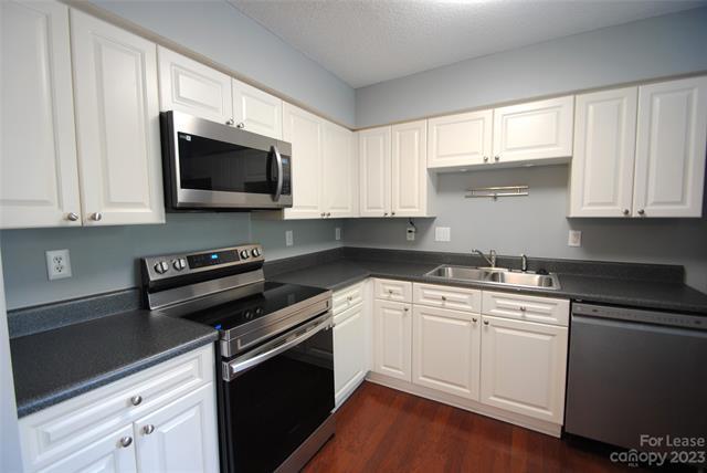 Building Photo - 4230 Melrose Club Dr