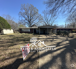 Building Photo - 3016 Croley Dr