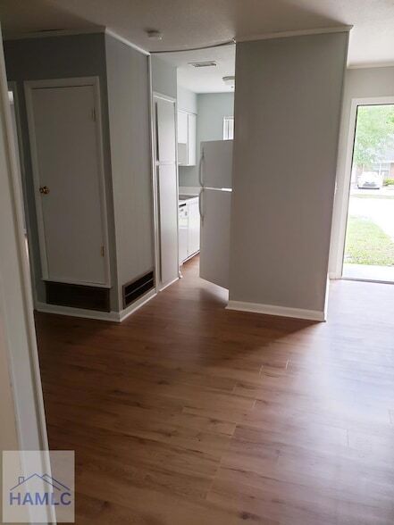 Foto del edificio - 991 Live Oak Dr