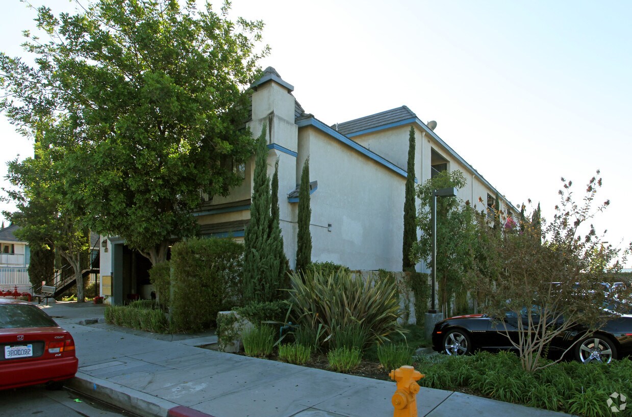 Foto del edificio - 400 W Vermont Ave