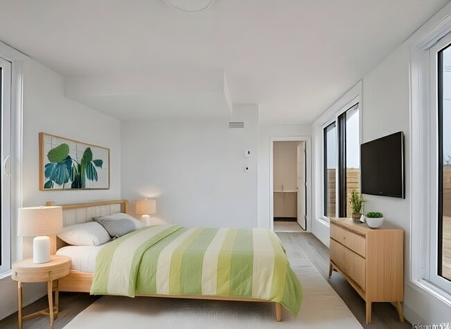 Building Photo - 9409 Av Larose