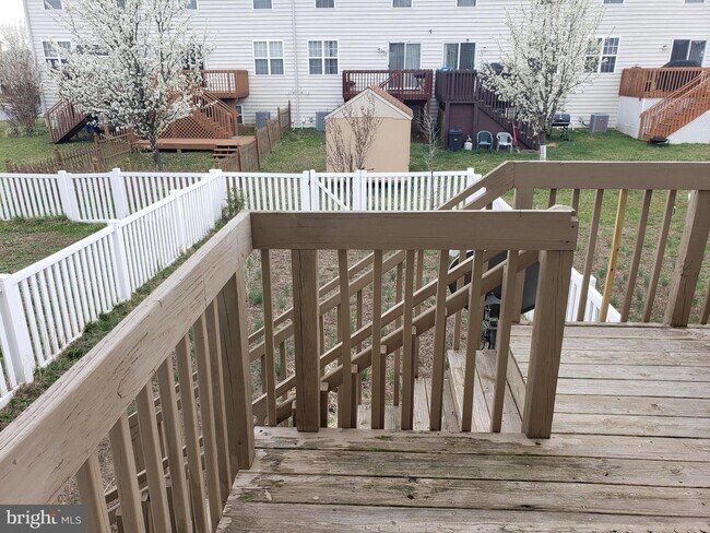 Building Photo - 29 Renza Ln