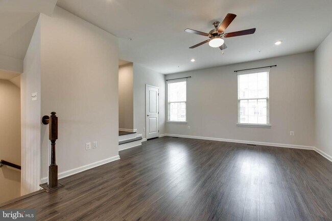 Foto del edificio - 7912 N Gladden Farm Way