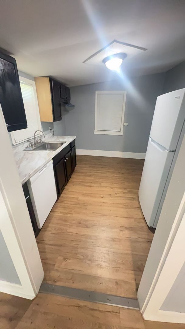 Foto del edificio - Charming 3 bedroom 1 bathroom - Open To Se...