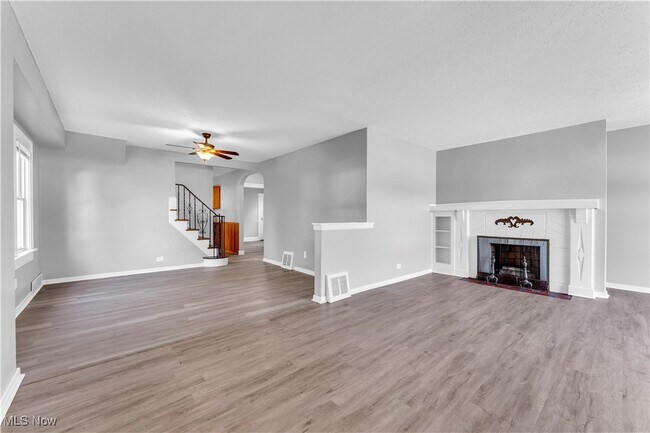 Building Photo - 12414 Reindeer Ave