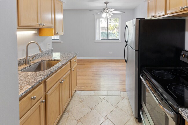 Foto del edificio - 7545 N Winchester Ave