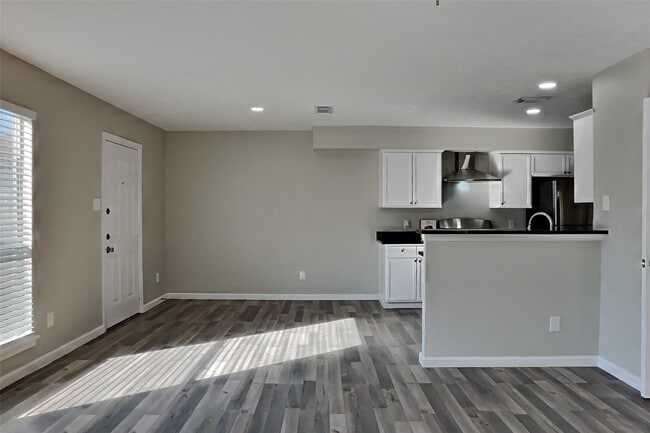 Building Photo - 4631 Daisy Meadow Dr