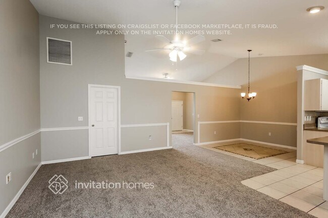 Foto del edificio - 4516 30th Ln E